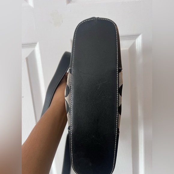 Coach Black and Cream Signature Shoulder Bag - Picture 4 of 12